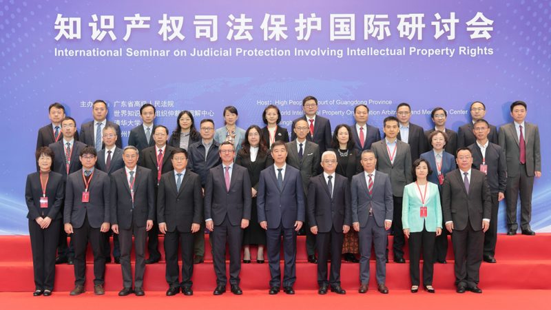 如何识别靠谱的资质代办公司：揭秘行业潜规则